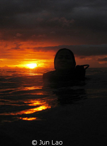 goodbye sun by Jun Lao 